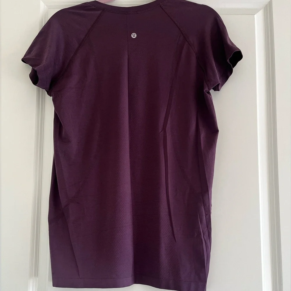 Lululemon Swiftly Tech Dark Purple Short Sleeve Top Women’s Size 8